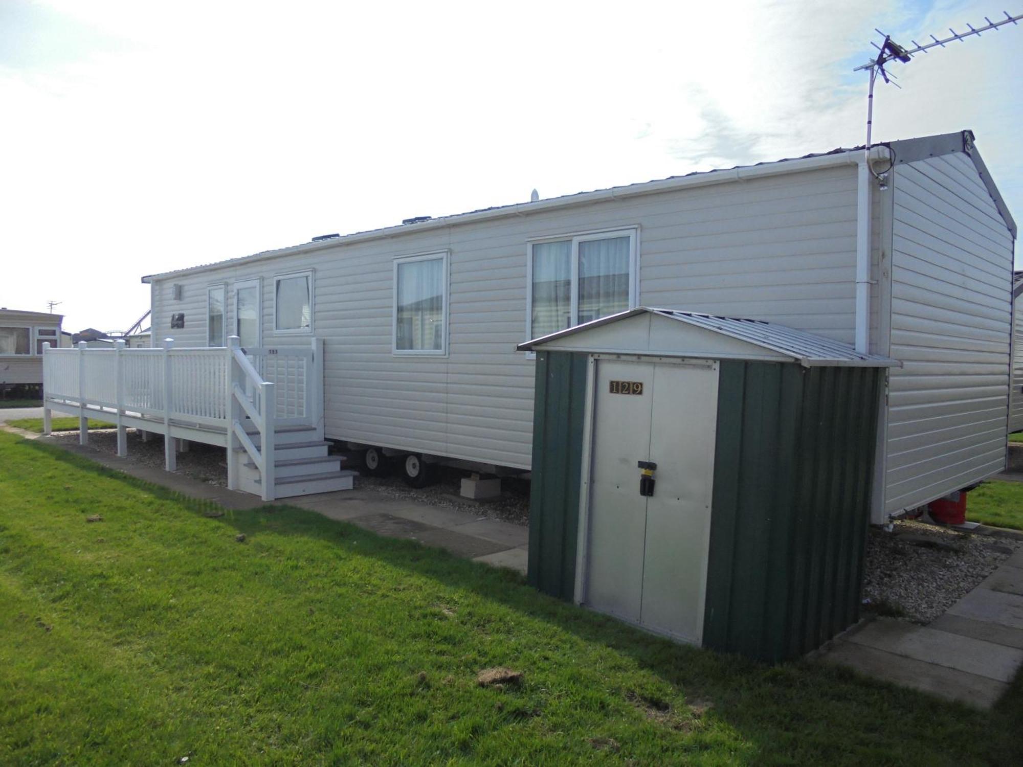 Kingfisher Windermere 6 Berth, Enclosed Veranda, Close To Site Shop Holiday home