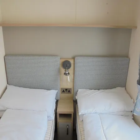 Kingfisher Windermere 6 Berth, Enclosed Veranda, Close To Site Shop Ingoldmells Exterior photo
