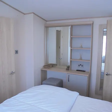 Kingfisher Windermere 6 Berth, Enclosed Veranda, Close To Site Shop Ingoldmells Exterior photo