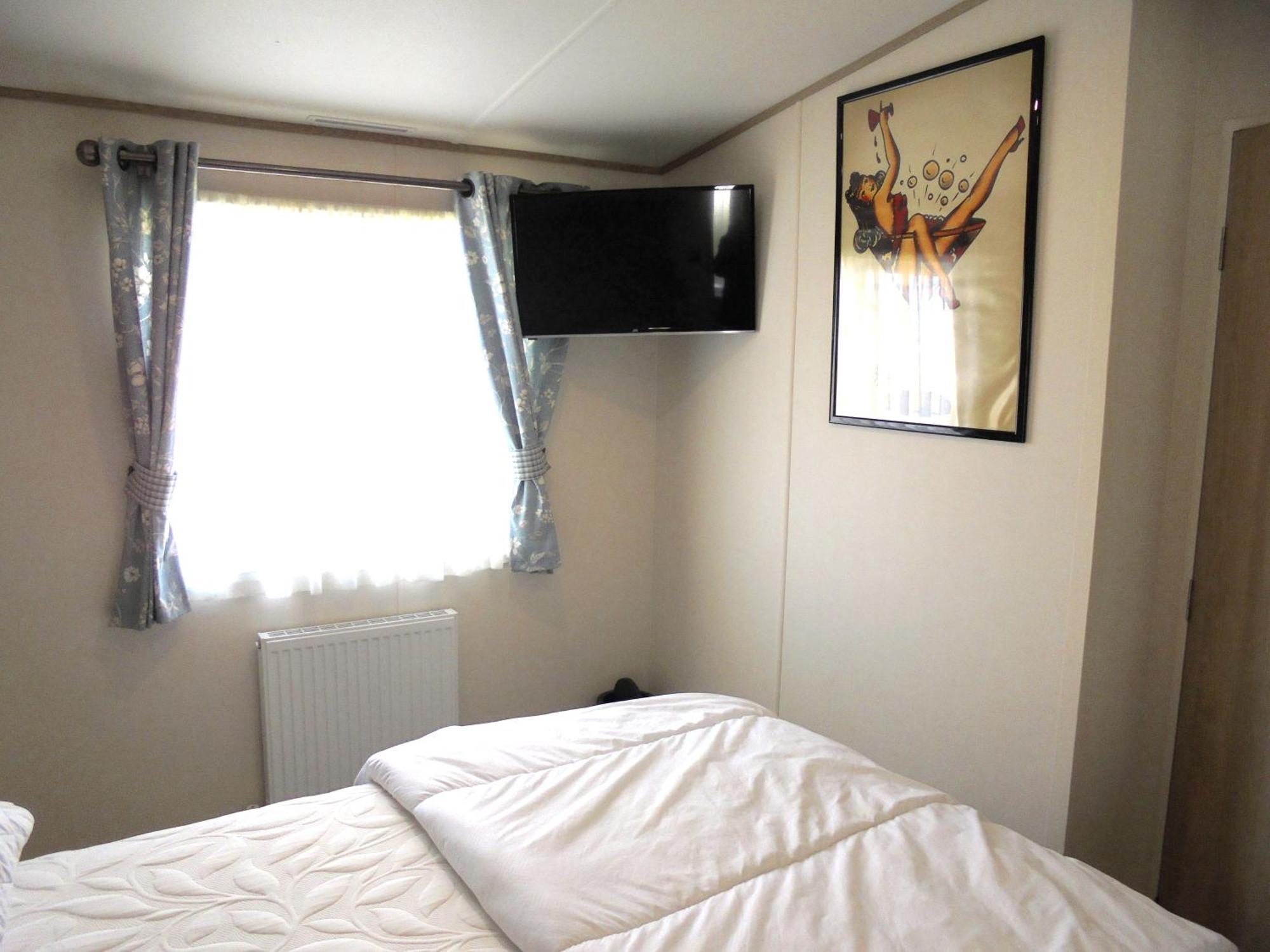 Kingfisher Windermere 6 Berth, Enclosed Veranda, Close To Site Shop * Ingoldmells