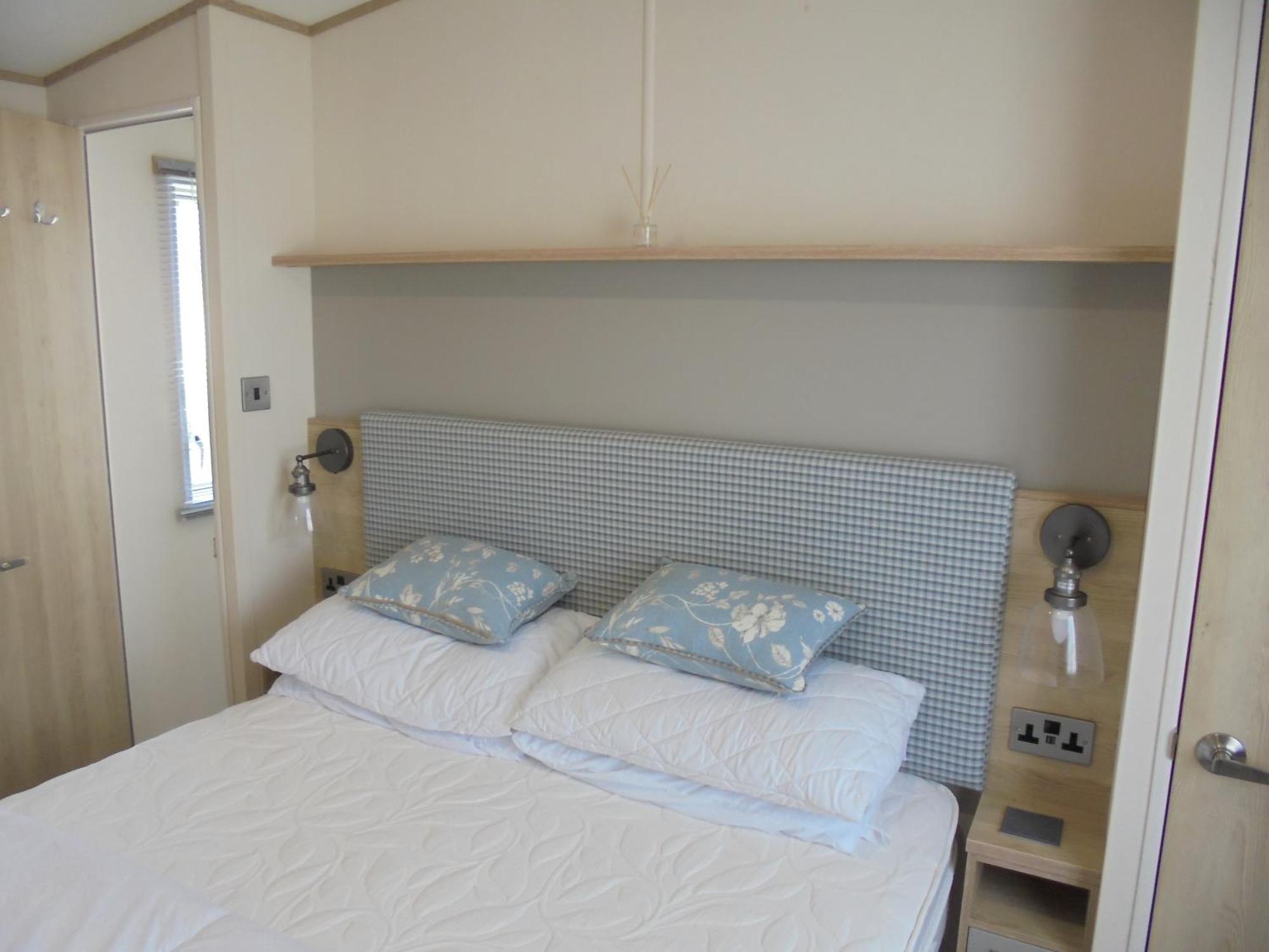 Kingfisher Windermere 6 Berth, Enclosed Veranda, Close To Site Shop Holiday home Ingoldmells