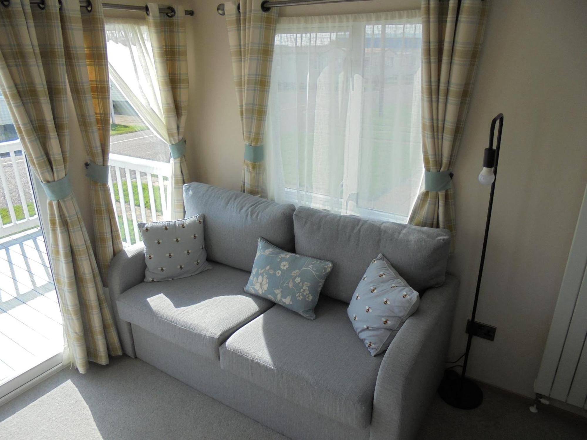 Kingfisher Windermere 6 Berth, Enclosed Veranda, Close To Site Shop Holiday home