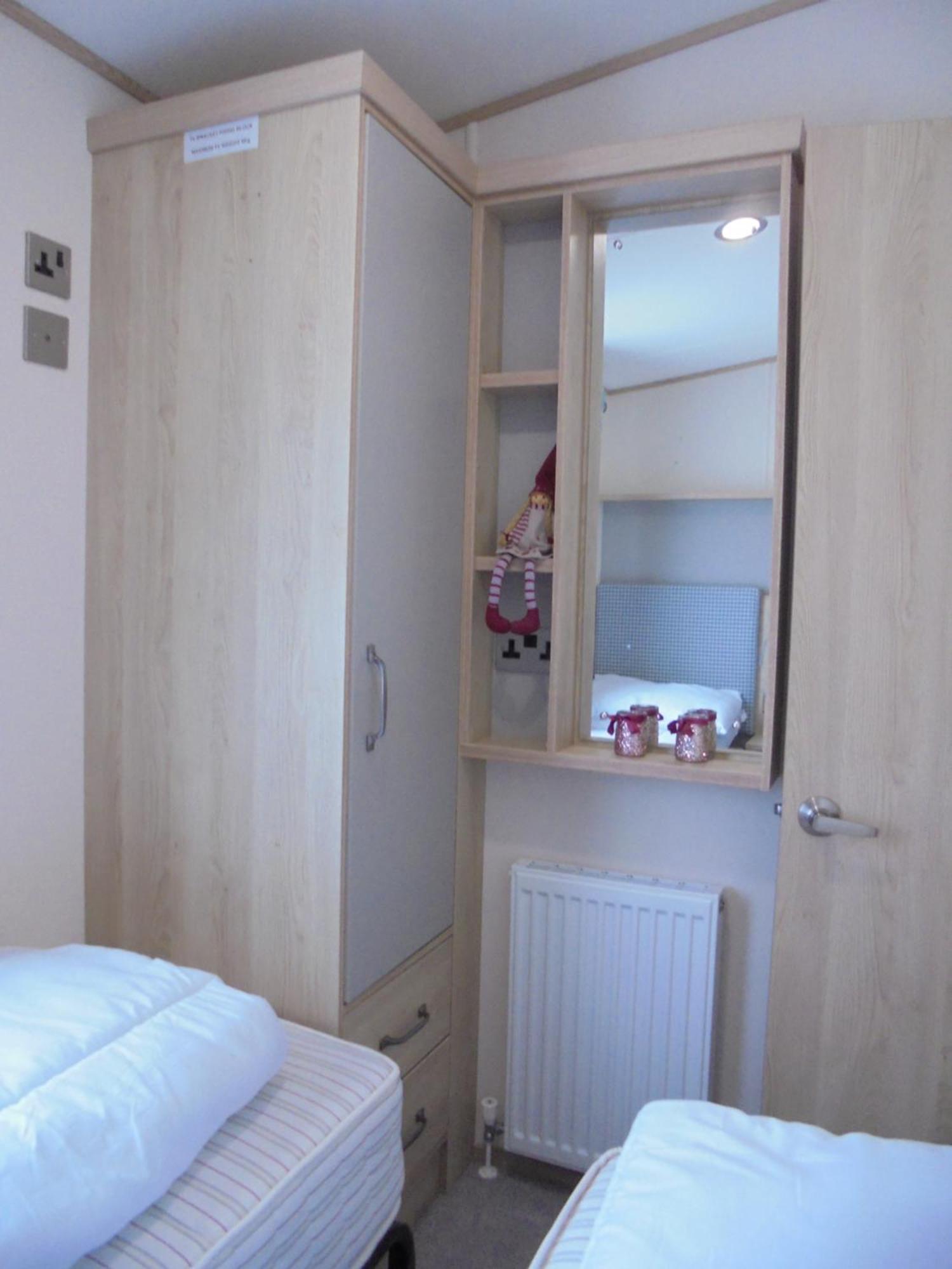Kingfisher Windermere 6 Berth, Enclosed Veranda, Close To Site Shop Holiday home Ingoldmells
